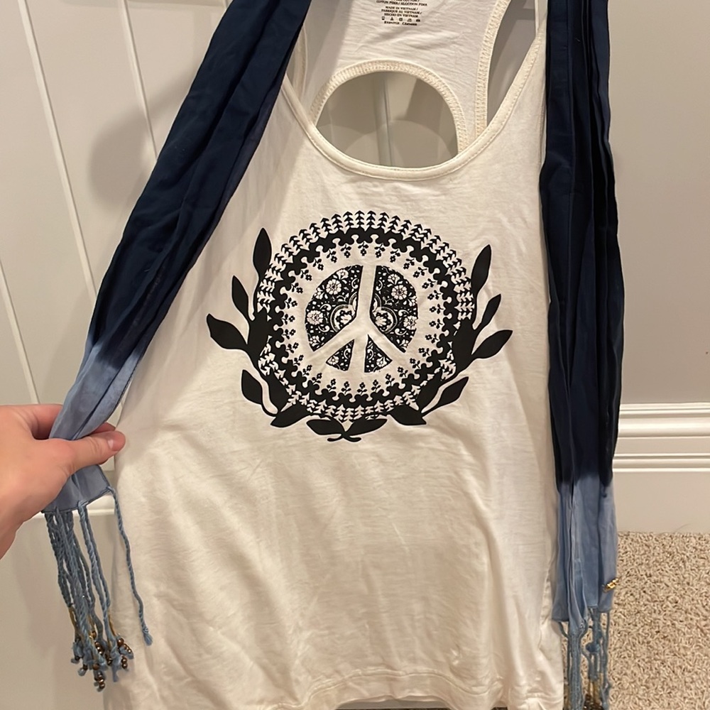 Juicy couture tank top and scarf